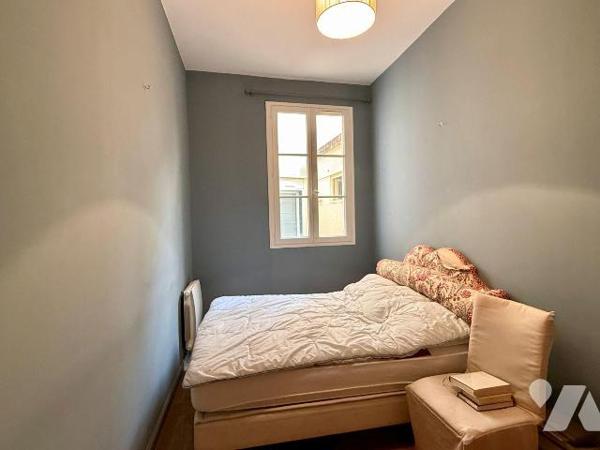 Au coeur d'Aix-en-Provence, dans une rue piétonne particulièrement calme et entourée de magnifi...