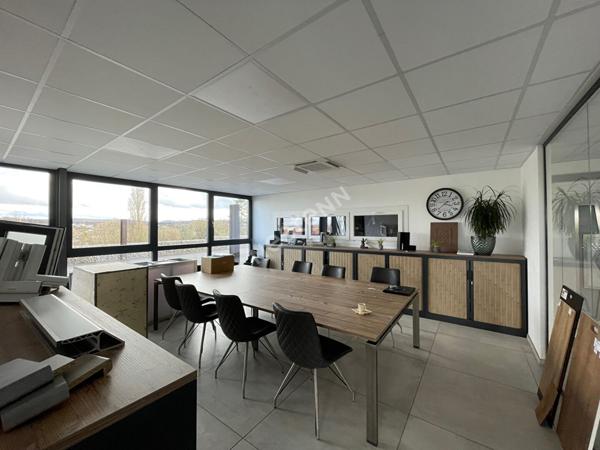 Ensemble immobilier sur zone d activite a Phalsbourg .