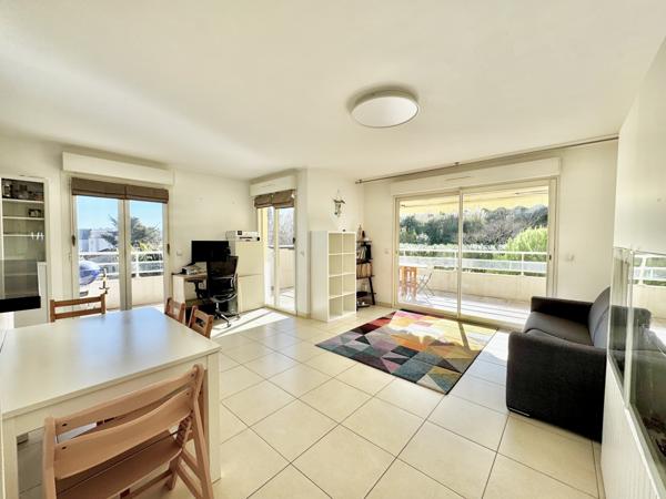 Antibes (06600) ANTIBES Combes 3P DE 65 M2 DOUBLE EXPOSITION PARKING PRIVATIF