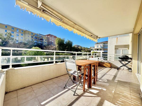 Antibes (06600) ANTIBES Combes 3P DE 65 M2 DOUBLE EXPOSITION PARKING PRIVATIF