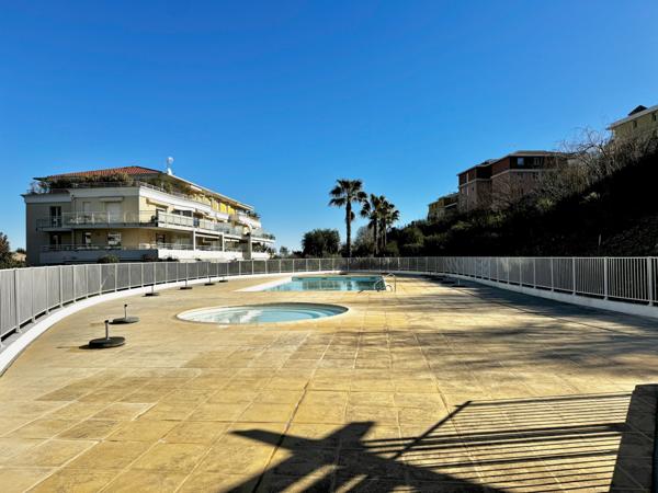 Antibes (06600) ANTIBES Combes 3P DE 65 M2 DOUBLE EXPOSITION PARKING PRIVATIF