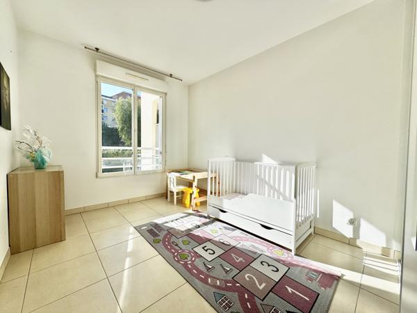 Antibes (06600) ANTIBES Combes 3P DE 65 M2 DOUBLE EXPOSITION PARKING PRIVATIF