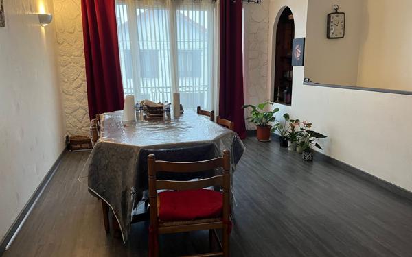 Maison à vendre    6 pièces • 180 m2 Savigny-sur-Orge