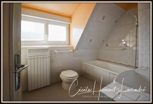 Pontorson (50170) PONTORSON. Proche supermarché - Maison 95 m² . 3 chambres. Terrain: 210 m²