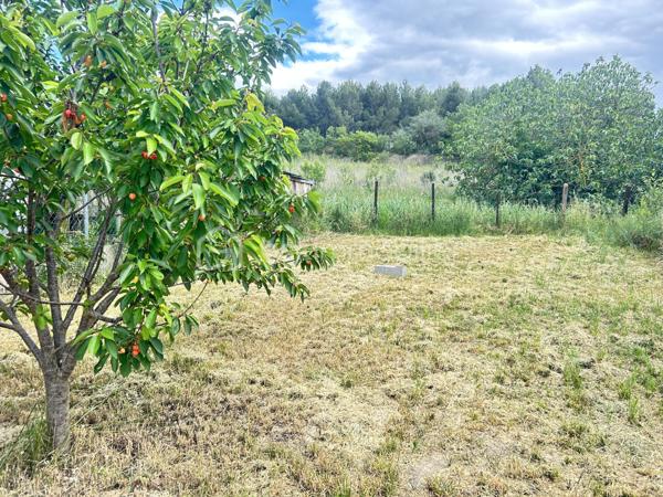 Terrain de 1 000 m²