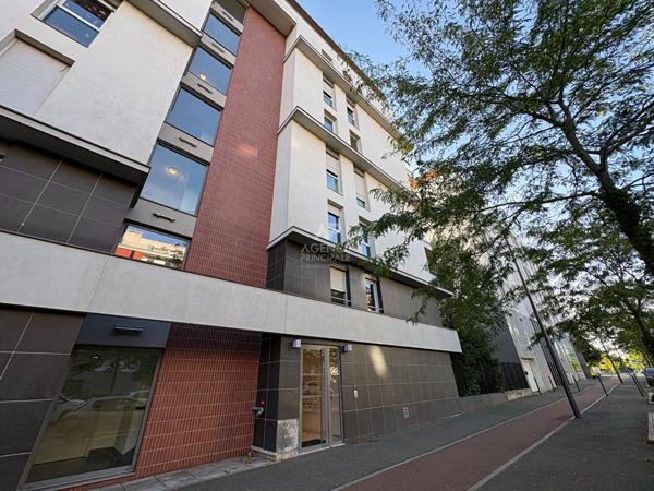 Appartement T1 meublé à louer à Cergy le Haut avec balcon et parking Loyer 870 €/mois charges comprises **  - Référence  MG11319