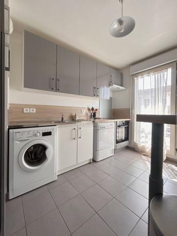 Appartement Poissy 4 pièce(s) 80.63 m2 Loyer 1 590 €/mois charges comprises **  - Référence  9313