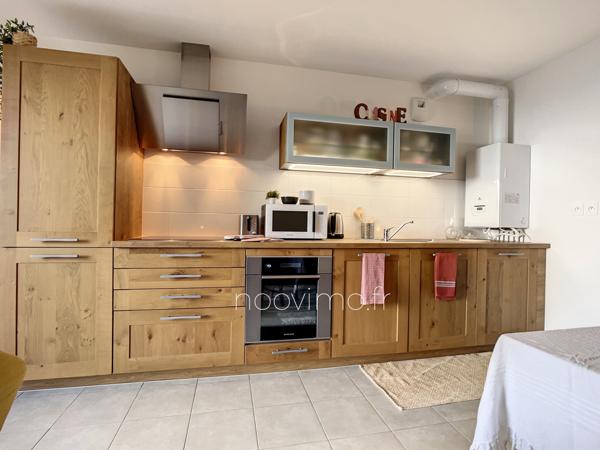 Centre Cancale - balcon vue mer et stationnement