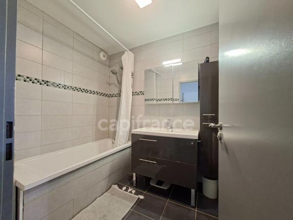 RONCQ BLANC-FOUR – MAISON FAMILIALE 3 CHAMBRES AVEC JARDIN, TERRASSE ET 2 STATIONNEMENTS – CLÉ EN MAIN