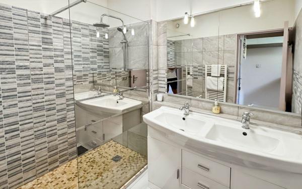 Appartement à vendre    2 pièces •  Villeneuve-Loubet