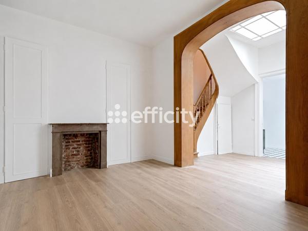 Maison
         8 pièces
        - 141 m² Exclusivité 280 000 € *