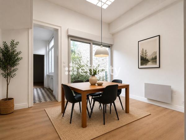 Maison
         8 pièces
        - 141 m² Exclusivité 280 000 € *