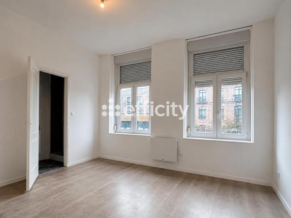 Maison
         8 pièces
        - 141 m² Exclusivité 280 000 € *