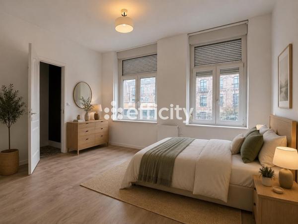 Maison
         8 pièces
        - 141 m² Exclusivité 280 000 € *