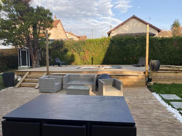 Sucy-en-Brie (94370) Maison d’architecte 260 m² + dépendance – Terrain 800 m² – Piscine chauffée – Sucy?en?Brie / Petit?Val