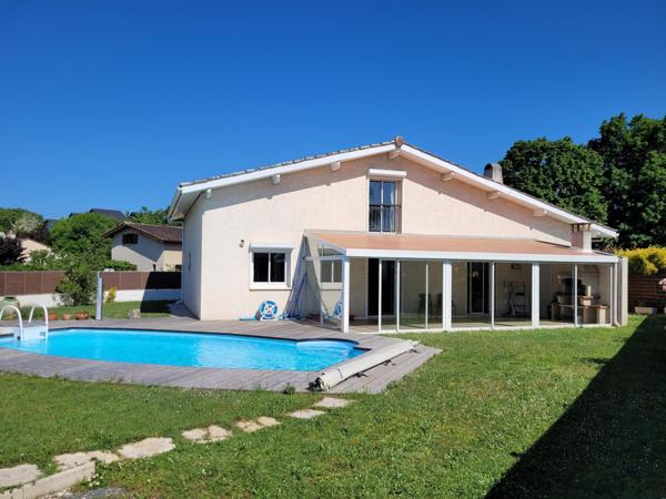 Maison 3 chambres  + bureau - garage - piscine