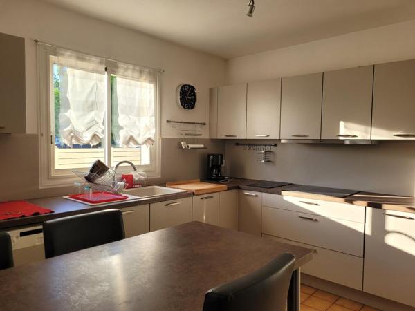 Maison 3 chambres  + bureau - garage - piscine