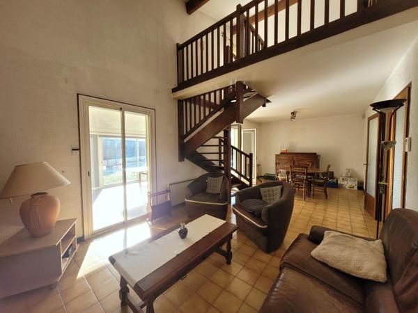 Maison 3 chambres  + bureau - garage - piscine