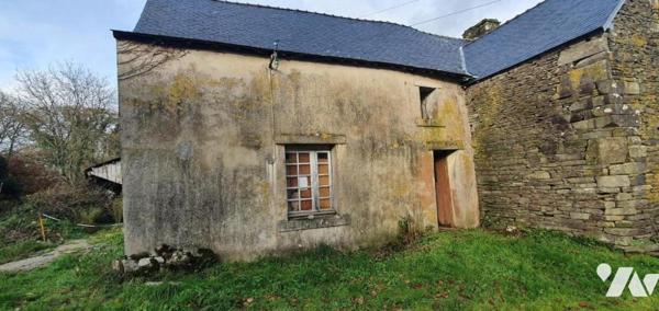 Maison d'habitation mitoyenne à rénover dans hameau en campagne