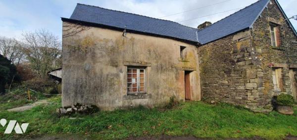 Maison d'habitation mitoyenne à rénover dans hameau en campagne