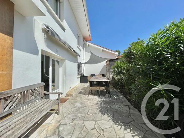 Appartement T2 à vendre  2 pièces - 49 m 2   ANGLET  - 64