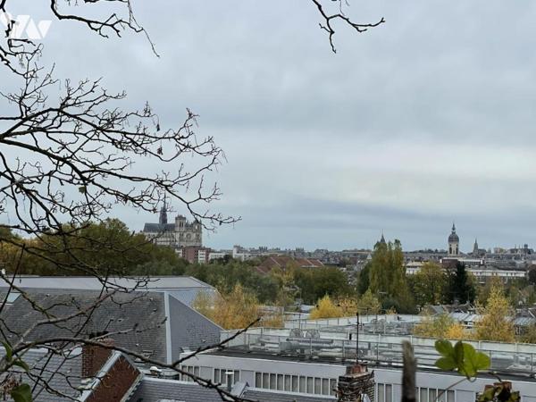 Terrain à bâtir avec permis- 6663m² - Un pavillon