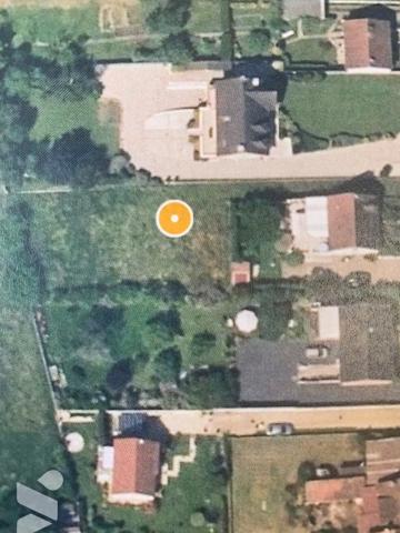 Un terrain.