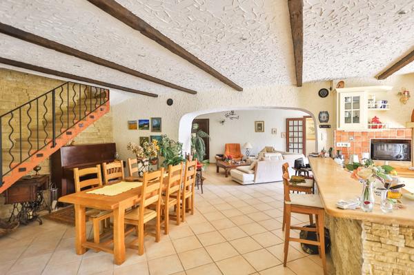 Vente Maison de luxe Fontaine-de-Vaucluse 6 Pièces 160 m²