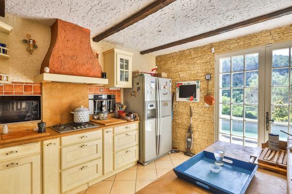 Vente Maison de luxe Fontaine-de-Vaucluse 6 Pièces 160 m²