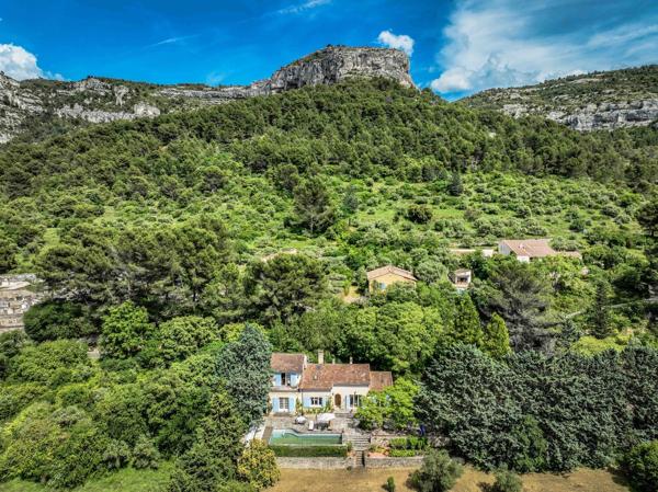 Vente Maison de luxe Fontaine-de-Vaucluse 6 Pièces 160 m²