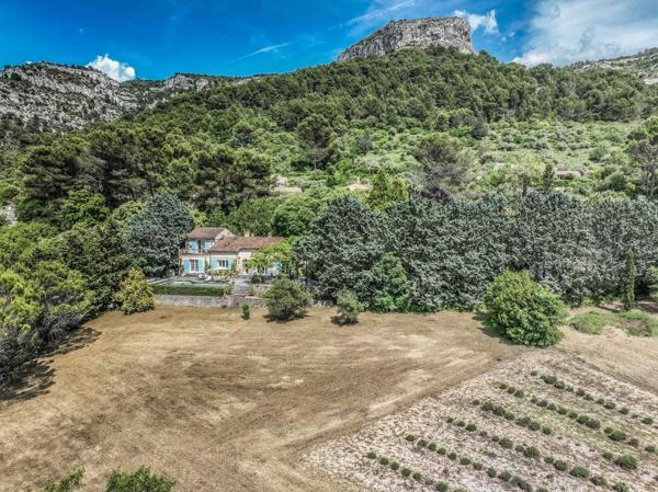 Vente Maison de luxe Fontaine-de-Vaucluse 6 Pièces 160 m²