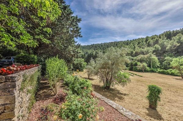 Vente Maison de luxe Fontaine-de-Vaucluse 6 Pièces 160 m²