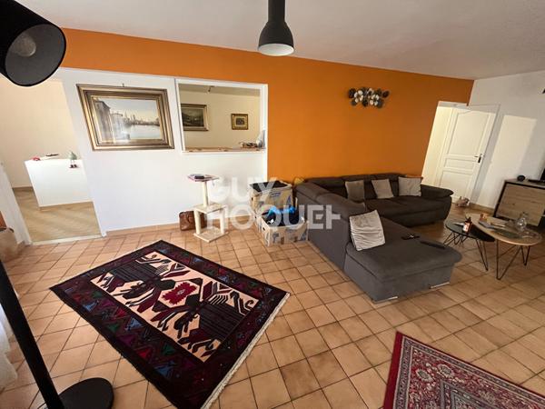 À vendre : Appartement spacieux pleinde charme de 5 pièces à Saint Laurent de la Salanque
