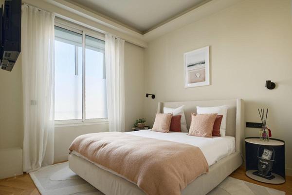 Cannes Croisette Face au Port Canto : Appartement de Réception avec Vue Mer Panoramique