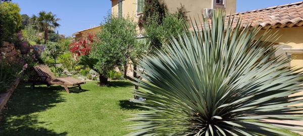 Maison Saint-cyr-sur-mer 153 m2