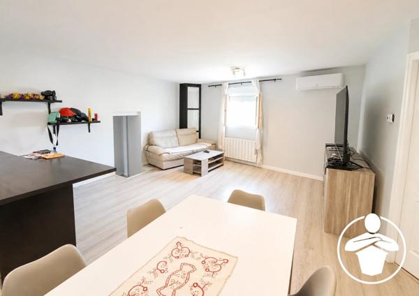 Vente                                                      Immeuble
                        
                     8 pièces                      225 m2                     à Agen