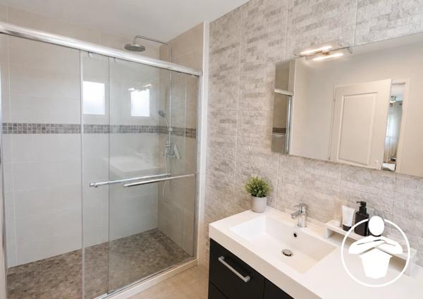 Vente                                                      Immeuble
                        
                     8 pièces                      225 m2                     à Agen