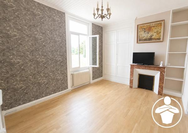 Vente                                                      Immeuble
                        
                     8 pièces                      225 m2                     à Agen