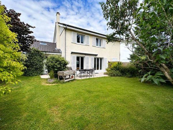 Maison à vendre 777 000 € Buc 6 p 114 m² DPE C