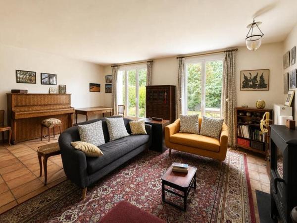 Maison à vendre 777 000 € Buc 6 p 114 m² DPE C