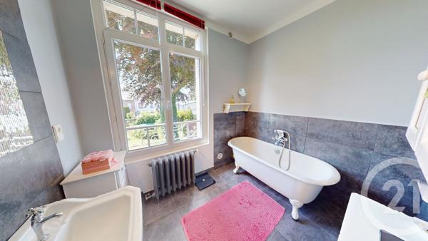 Maison à vendre  10 pièces - 227 m2 ST QUENTIN - 02