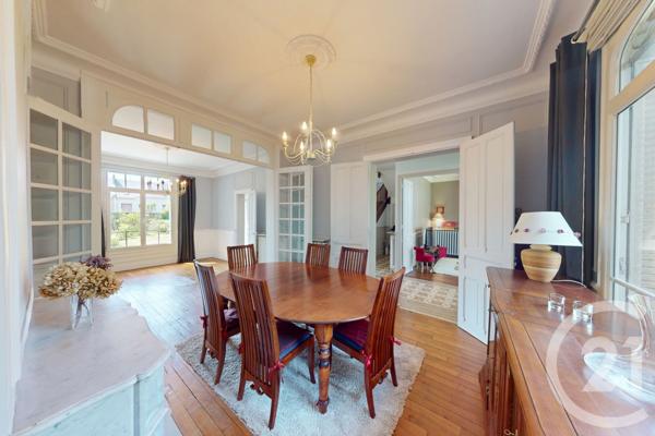 Maison à vendre  10 pièces - 227 m2 ST QUENTIN - 02