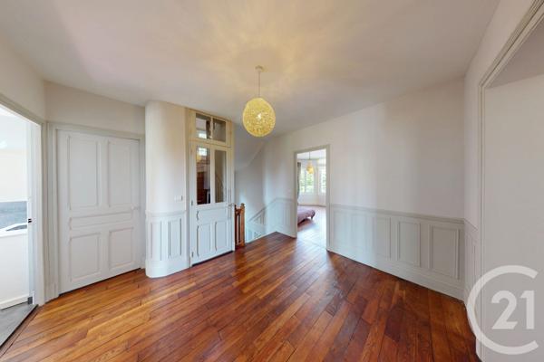 Maison à vendre  10 pièces - 227 m2 ST QUENTIN - 02