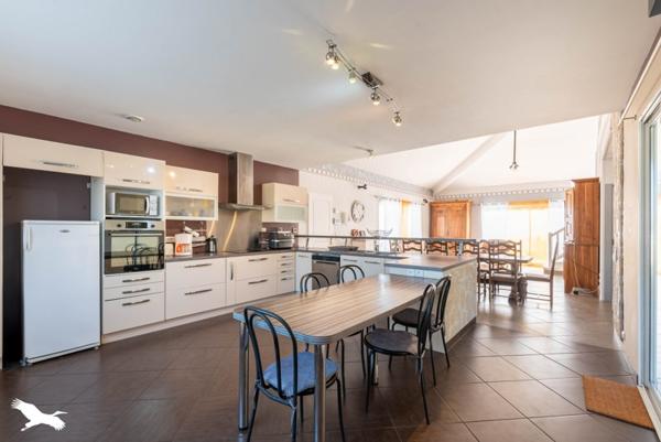 Maison à vendre |  Saint-Pierre-du-Mont |  5 pièces | 184 m²