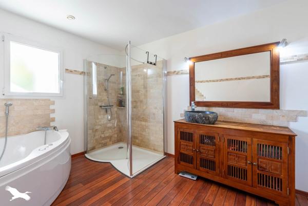 Maison à vendre |  Saint-Pierre-du-Mont |  5 pièces | 184 m²