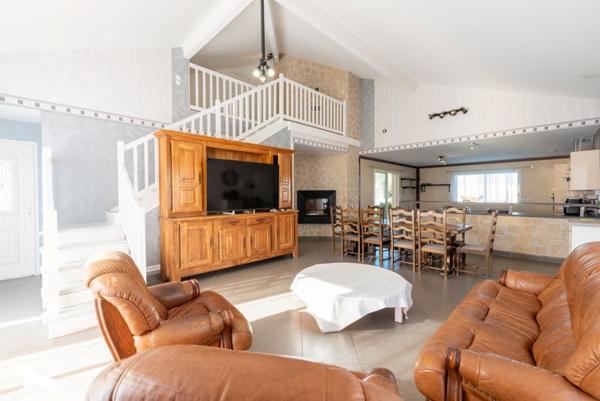 Maison à vendre |  Saint-Pierre-du-Mont |  5 pièces | 184 m²