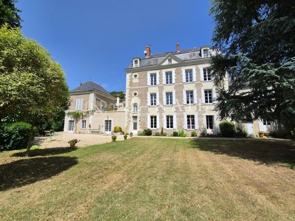 Grande demeure du XVIIIe siècle avec gîtes au coeur de Chinon (Vallée de la Loire)