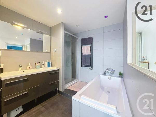 Appartement T5 à vendre  5 pièces - 108,07 m 2   REIMS  - 51