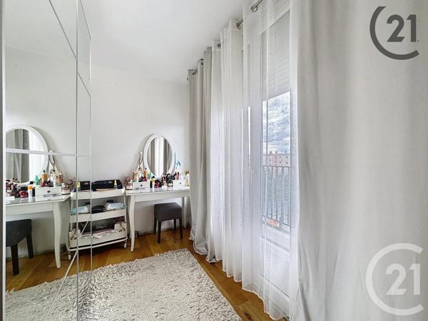 Appartement T5 à vendre  5 pièces - 108,07 m 2   REIMS  - 51