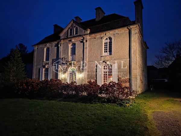 Gentilhommière ornaise du XVIIIe siècle et ses dépendances sur 1 hectare